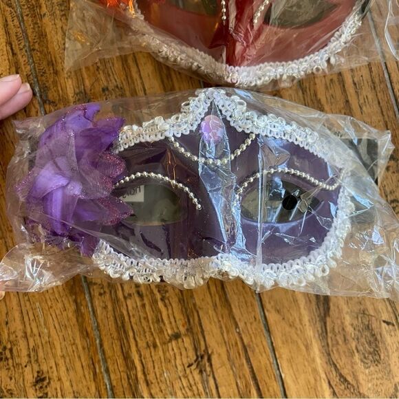 Set of 3 Adult Fancy Dress/ Mardi Gras Masques - Picture 3 of 8